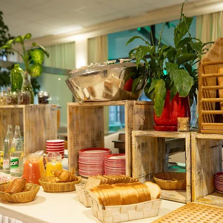 Hotel Logis Du Haut-bugey Oyonnax