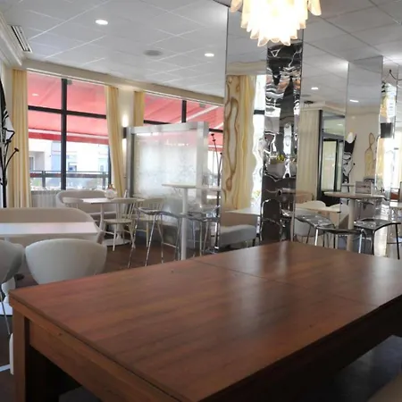 Logis Du Haut-bugey Hotell Oyonnax