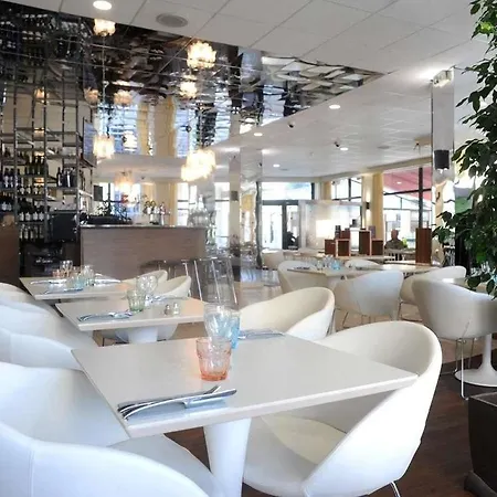 Logis Du Haut-bugey 호텔 3*